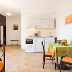 Dilina Aparthotel