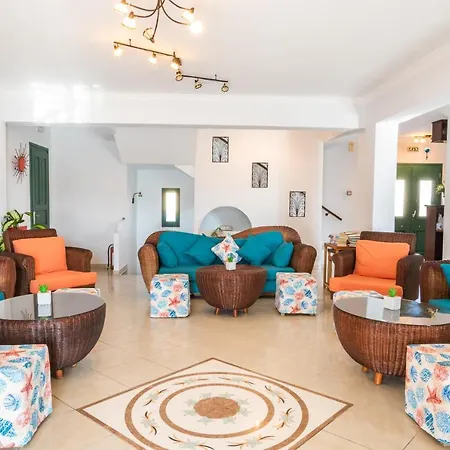 Dilina Aparthotel