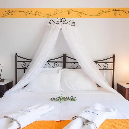 Dilina Aparthotel 3*